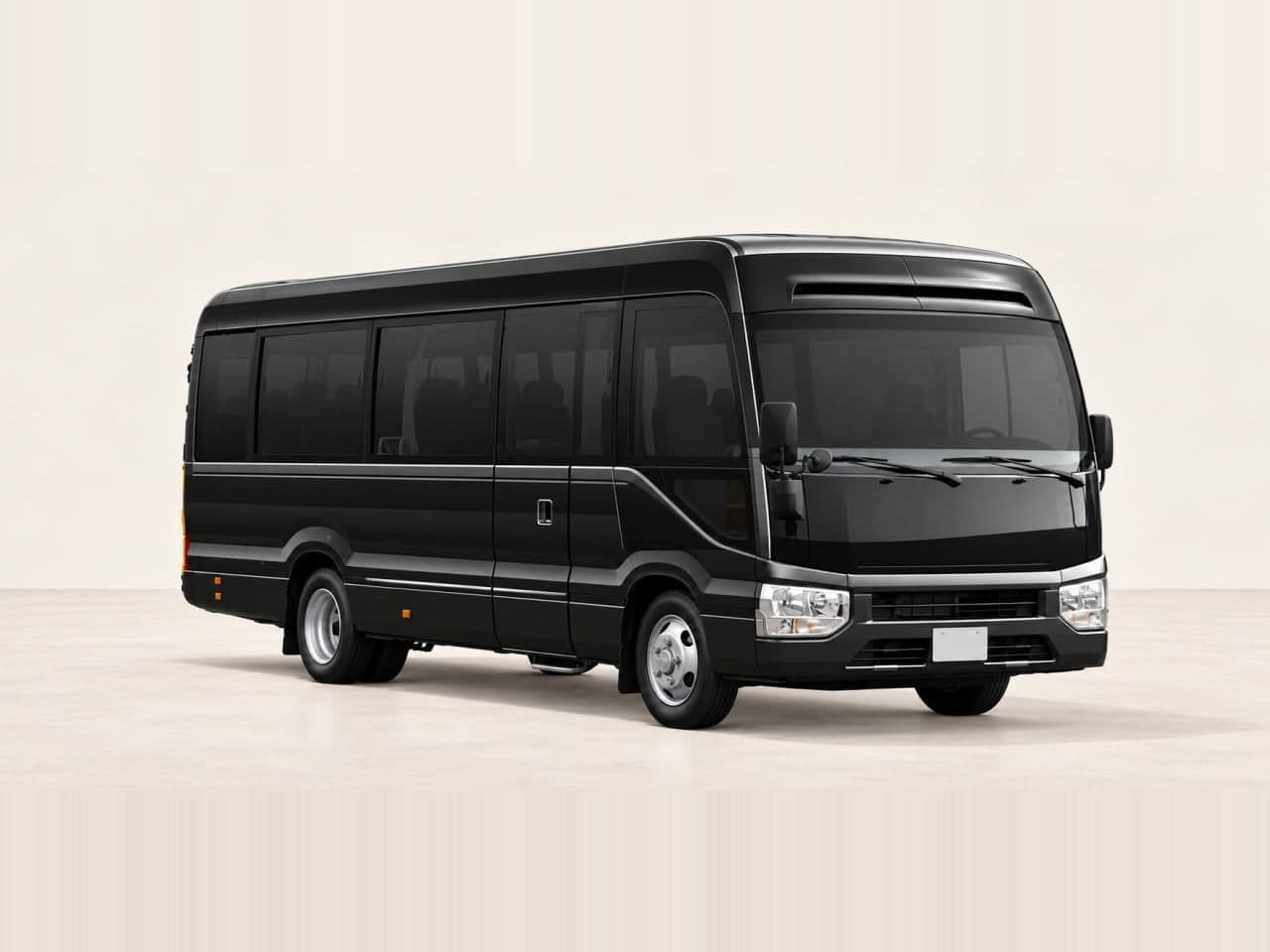 Чёрный автобус Toyota Coaster